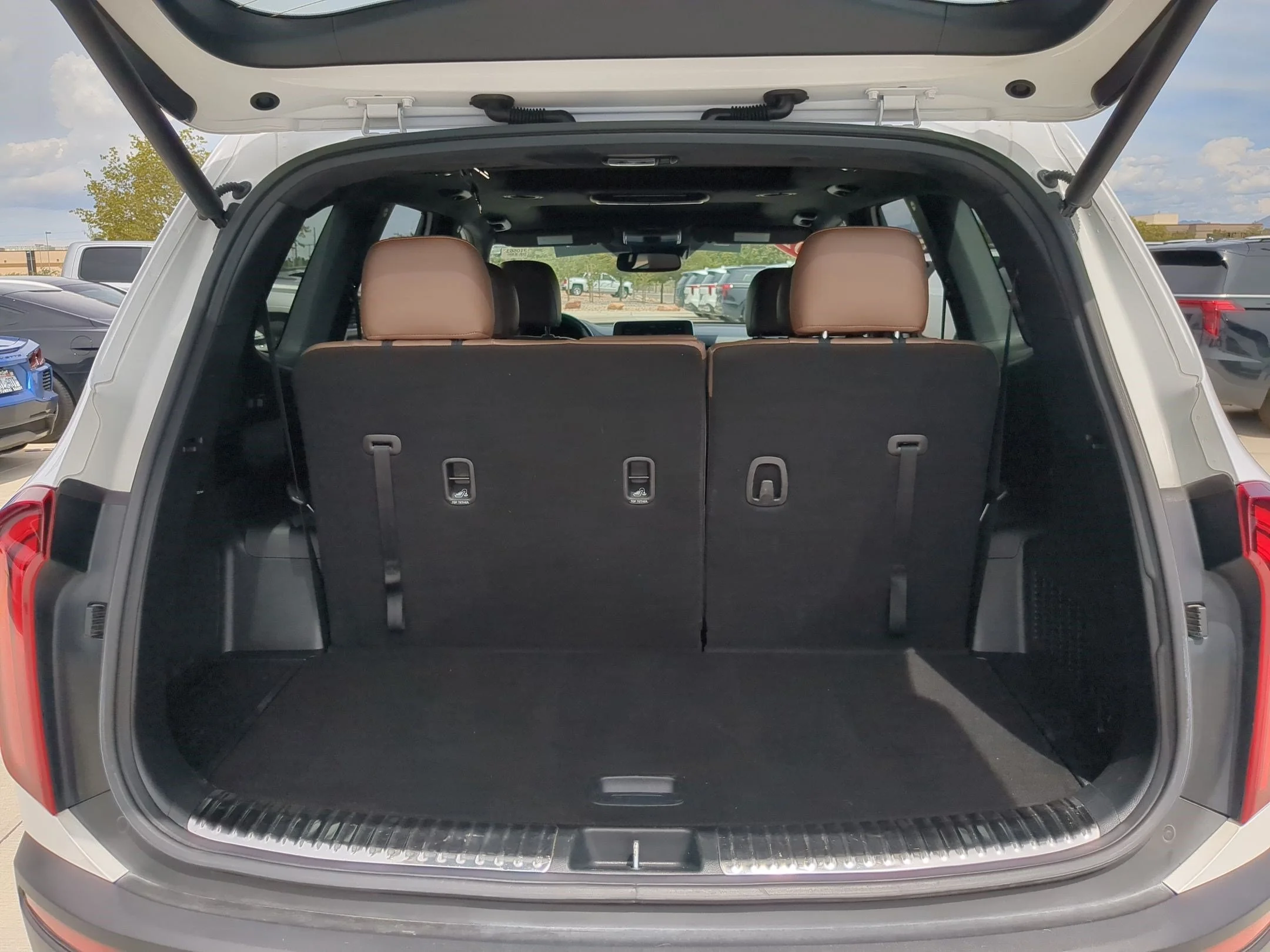 Used 2022 Glacial White Pearl Kia SX image 33
