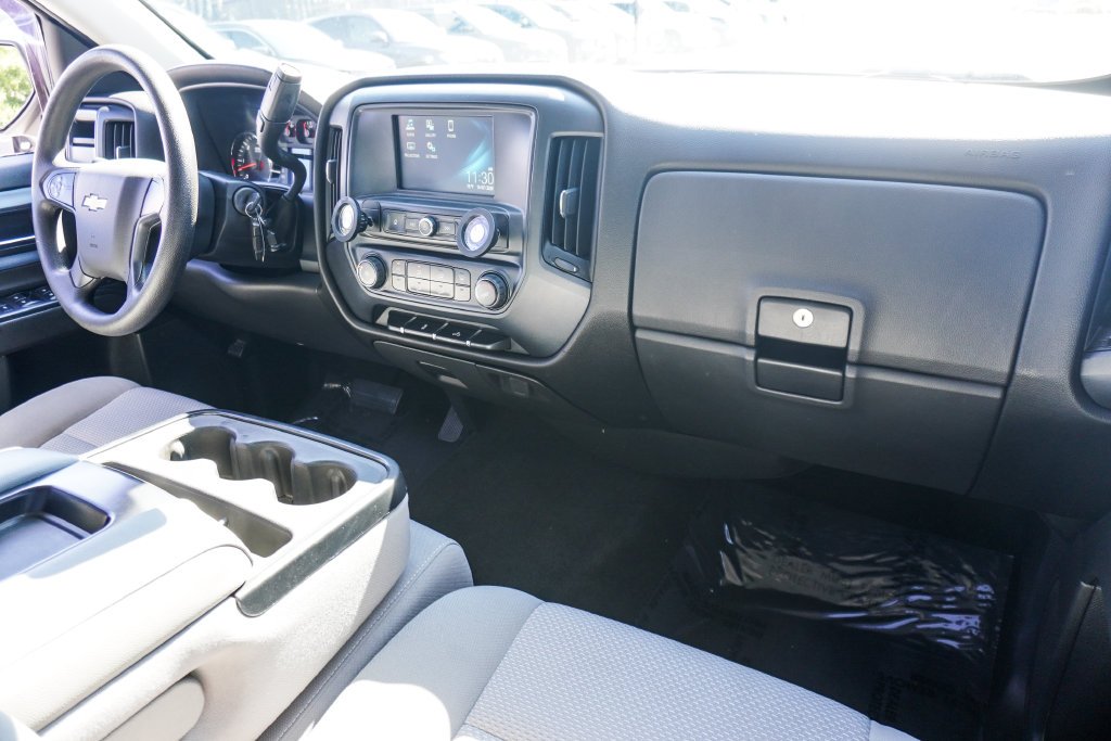 Used 2016 Silver Chevrolet Custom image 10
