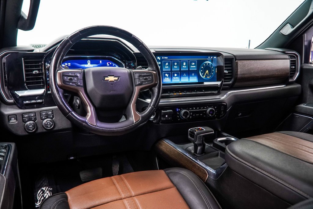 Used 2023 Red Chevrolet High Country image 19