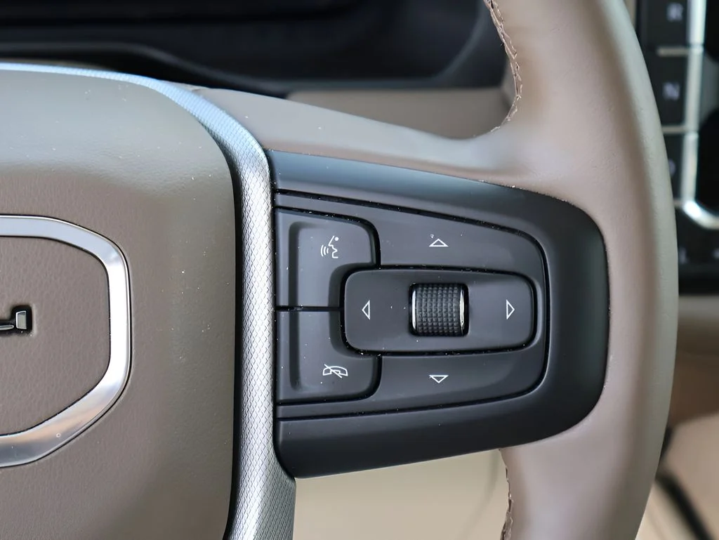 Used 2023 White Frost Tricoat GMC Denali image 34