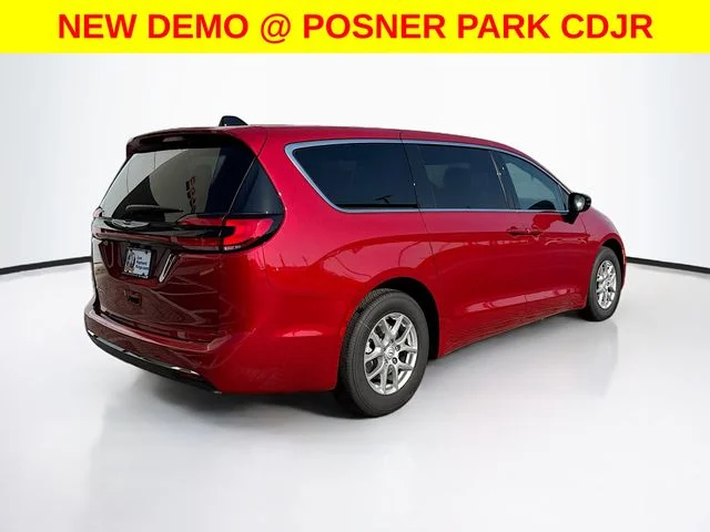 New 2026 Red Hot Pearl-Coat Exterior Paint Chrysler Select image 5