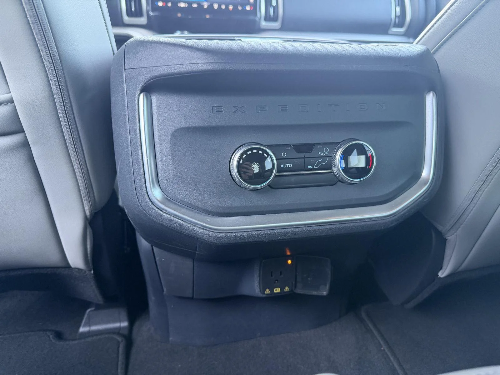 Used 2025 Agate Black Ford Active image 9