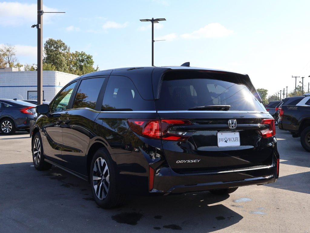 Used 2025  Honda EX-L image 5