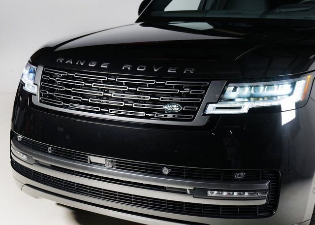 New 2026 Santorini Black Land Rover SE image 28