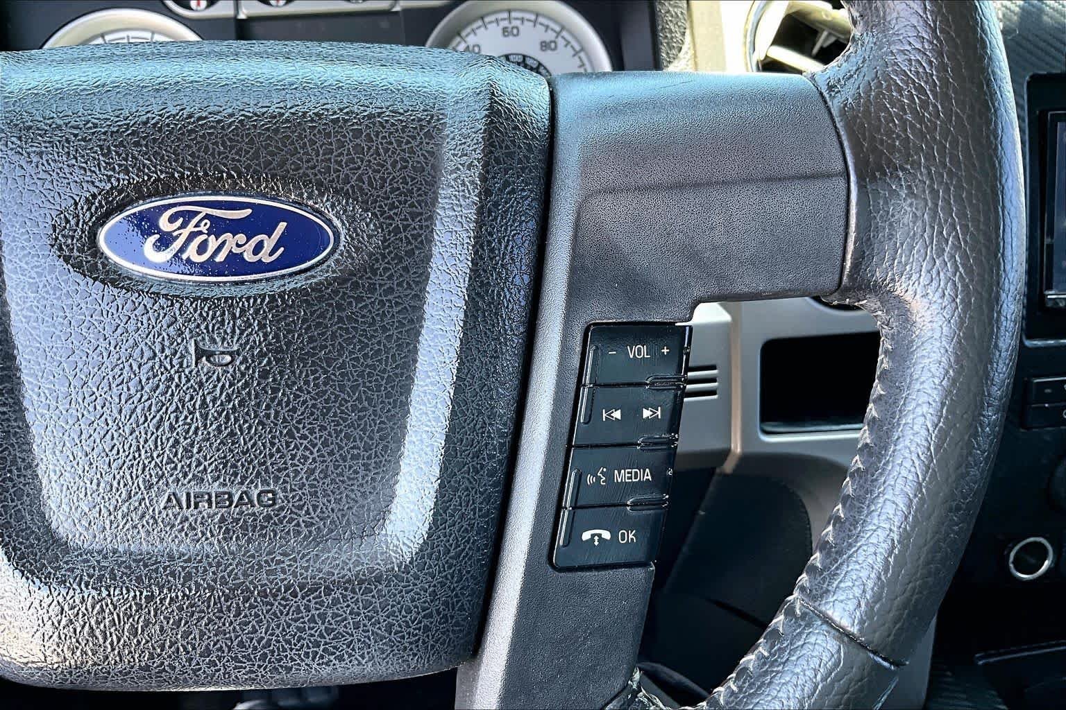 Used 2010 Tuxedo Black Ford XLT image 22