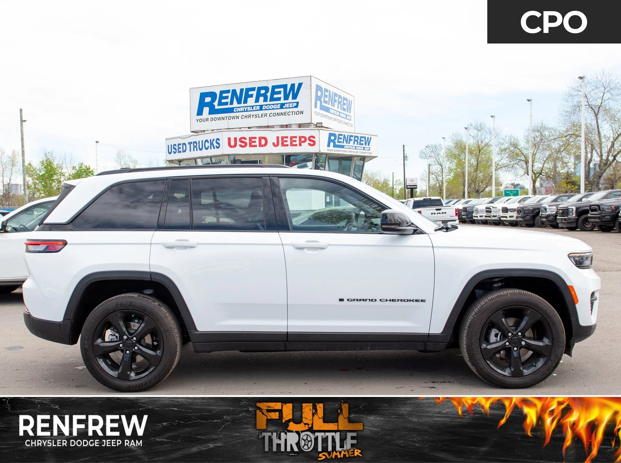 Certified Used 2025 White Jeep Altitude * No Accidents | Trailer Tow Pack | V6 | Adaptive Cruise | Sunroof image 1