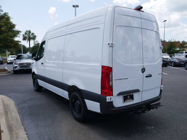 New 2026 Arctic White Mercedes-Benz Cargo 144 WB image 25