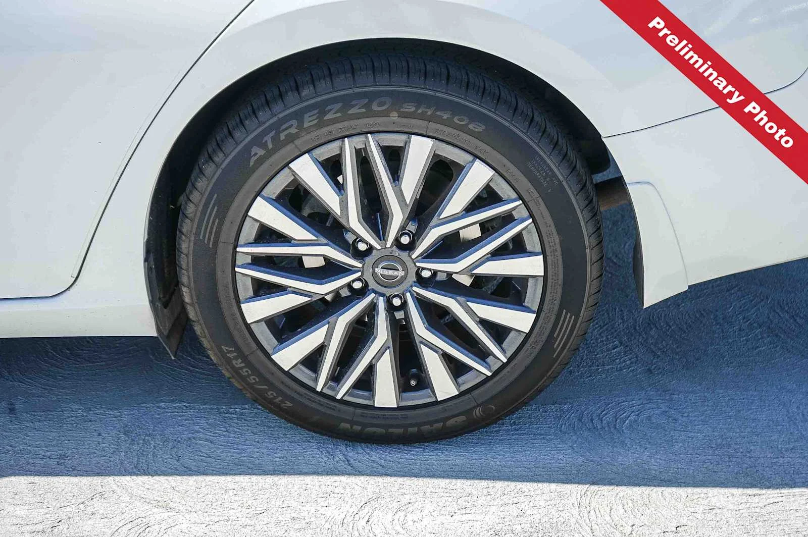 Used 2023 Pearl White Tricoat Nissan 2.5 SV image 9