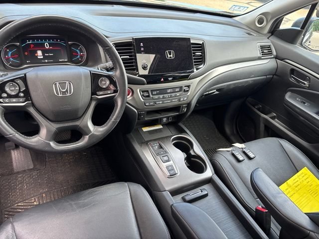 Certified Used 2022 Crystal Black Pearl Honda Special Edition image 13