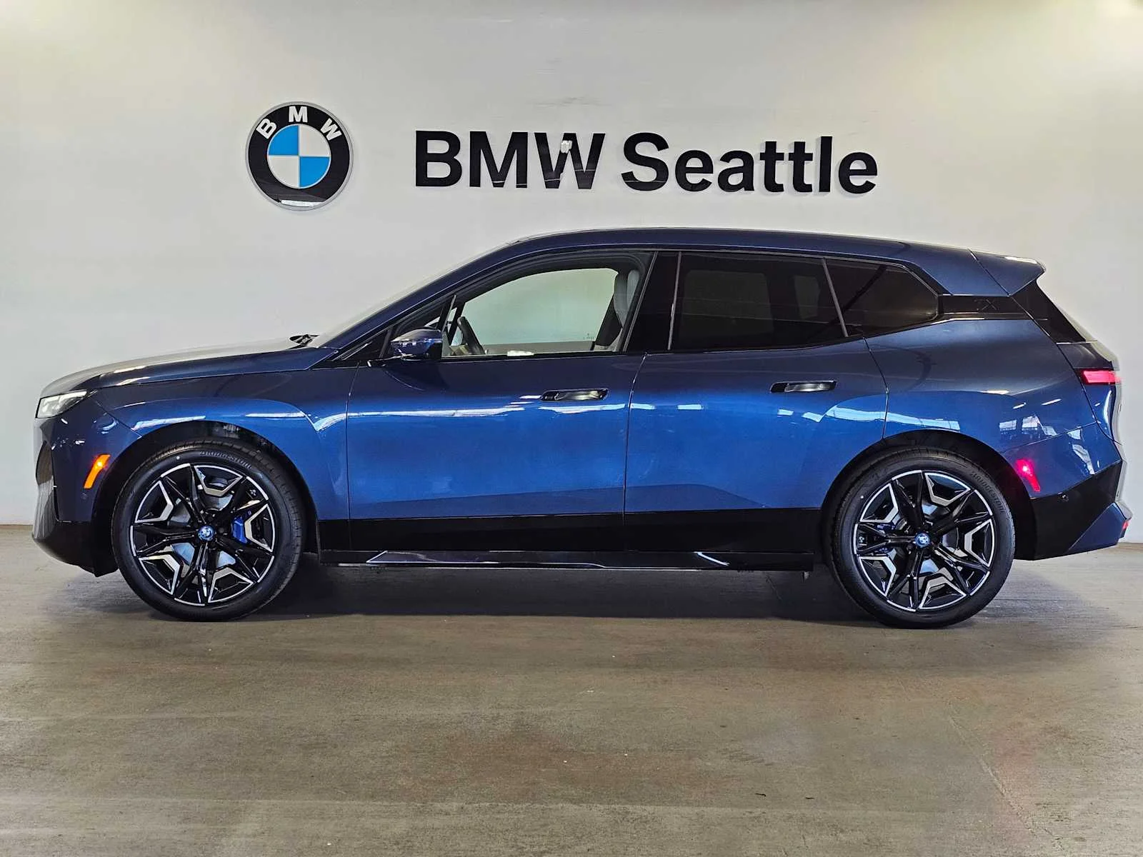 Certified Used 2024 Phytonic Blue Metallic BMW xDrive50 image 3