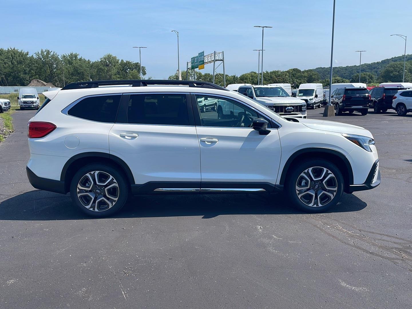 New 2026 CRYSTAL WHITE PEARL Subaru Limited 7-Passenger image 6