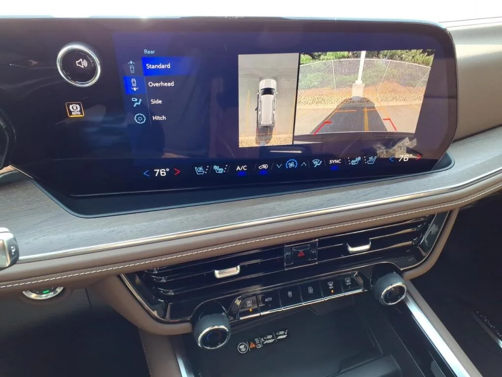 2026 Chevrolet Suburban High Country - Photo 9