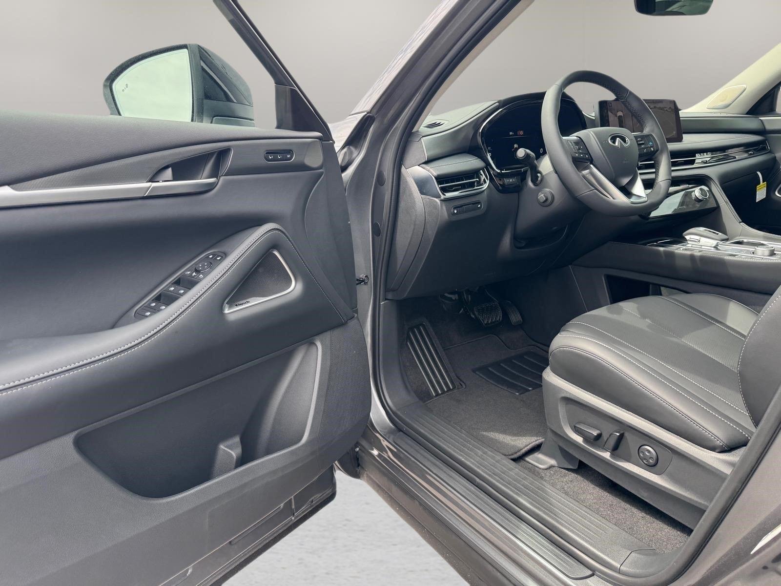 New 2027 GRAPHITE SHADOW INFINITI Luxe FWD image 18