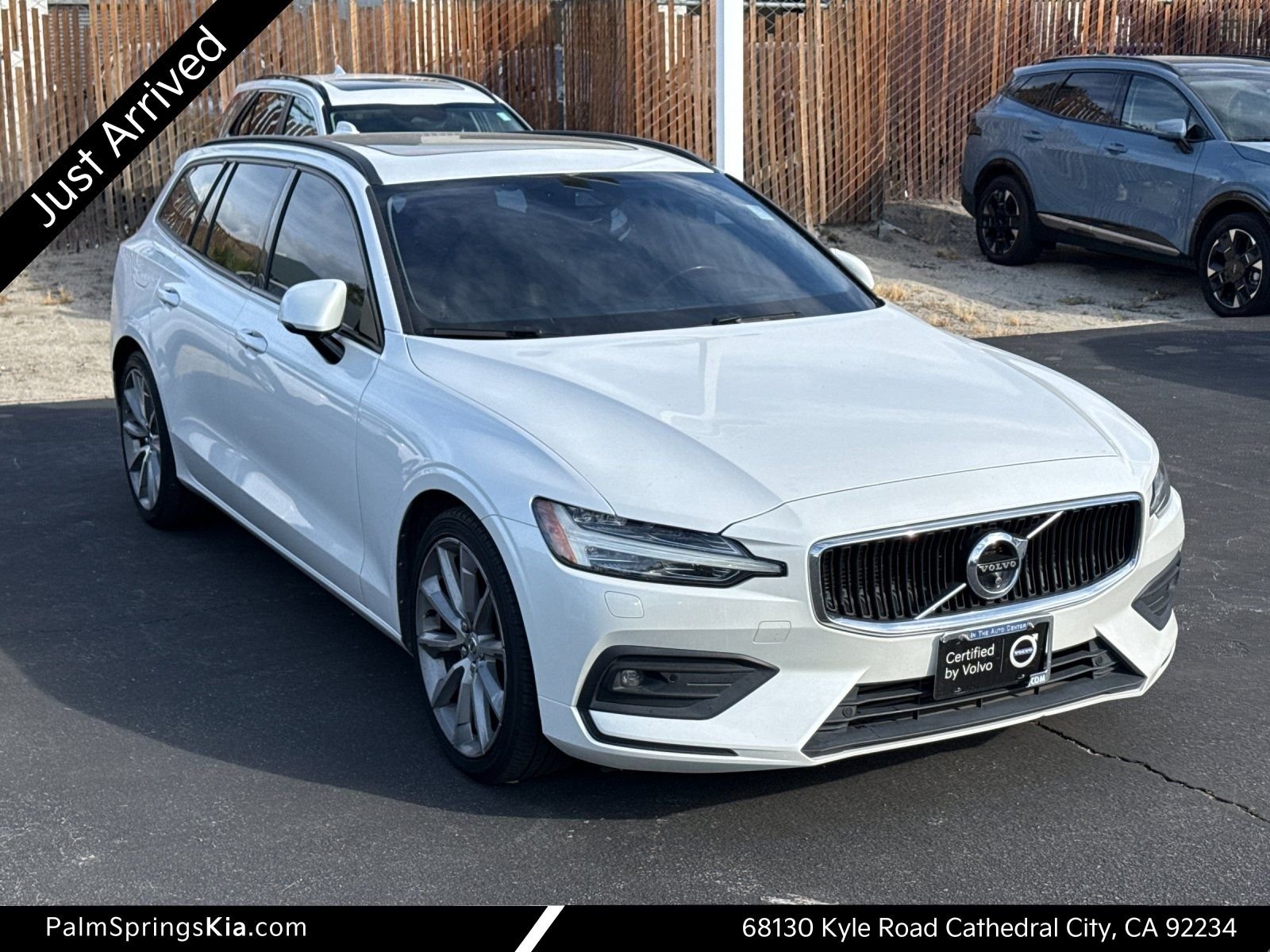 2020 Volvo V60 T5 Momentum's photo