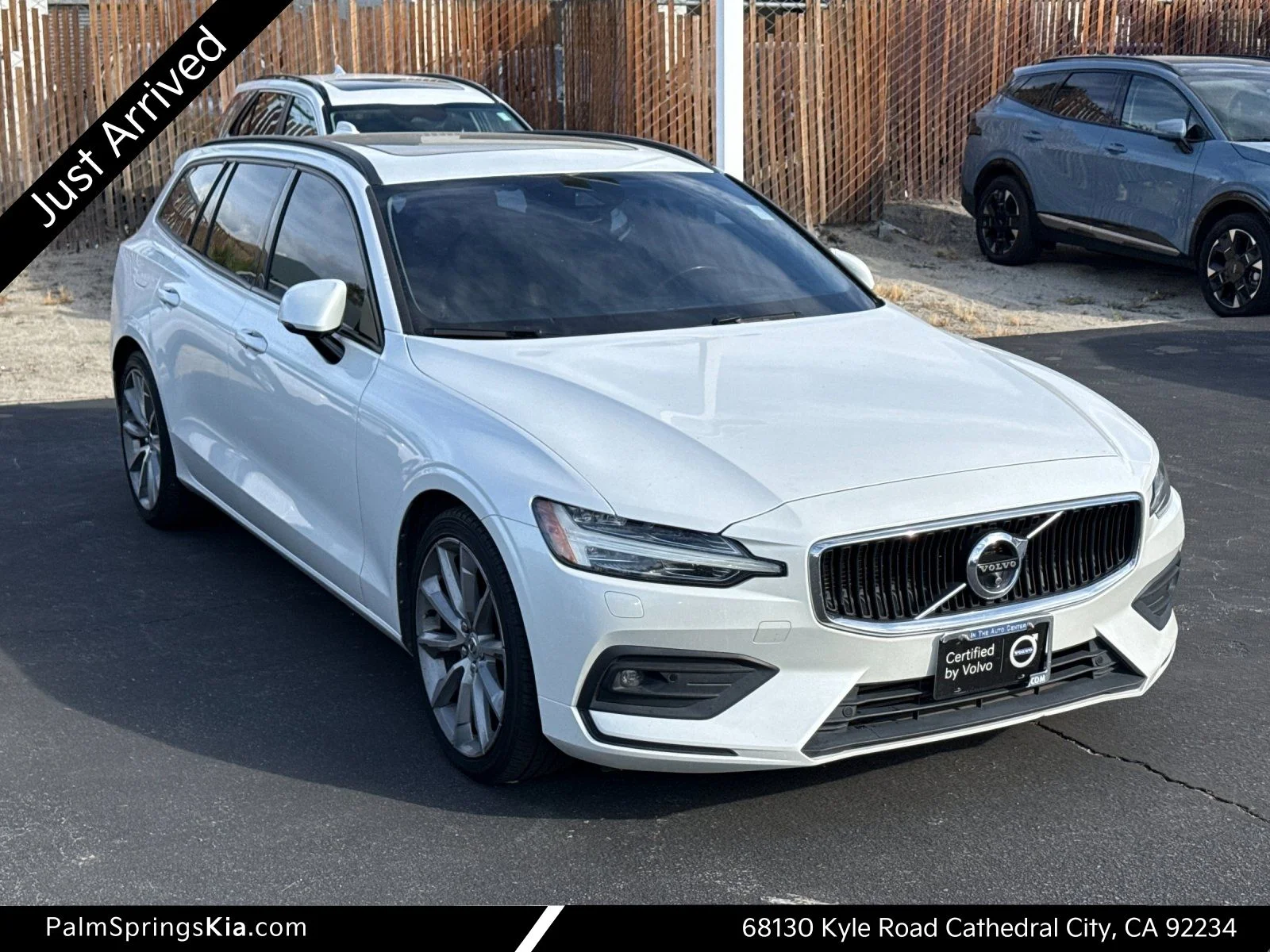 2020 Volvo V60 T5 Momentum's photo