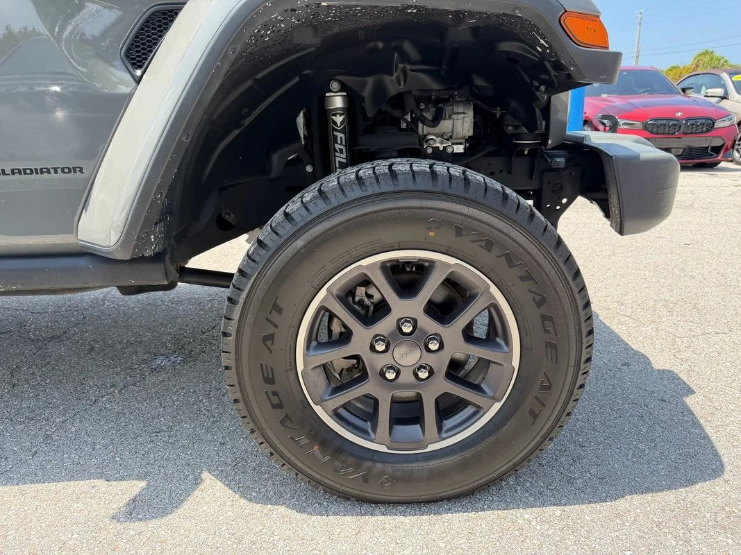 Used 2021  Jeep Rubicon 4x4 image 6