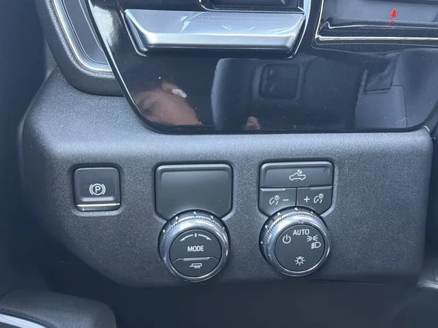 New 2026 Onyx Black GMC SLE image 29