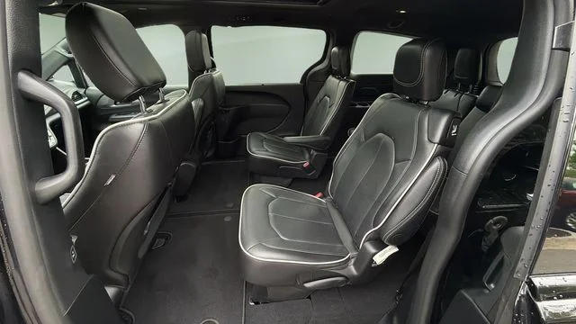 Used 2026 Black Chrysler Limited image 20