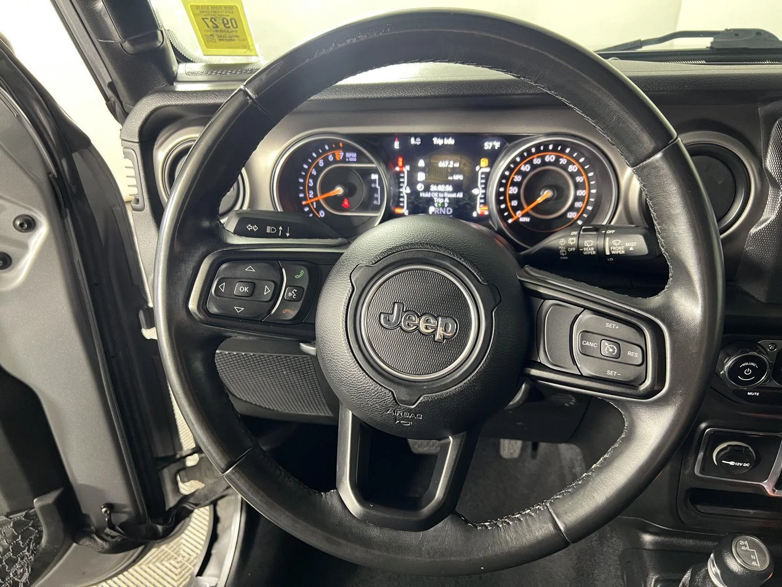 Used 2018 Billet Silver Metallic Clearcoat Jeep Sport S image 11