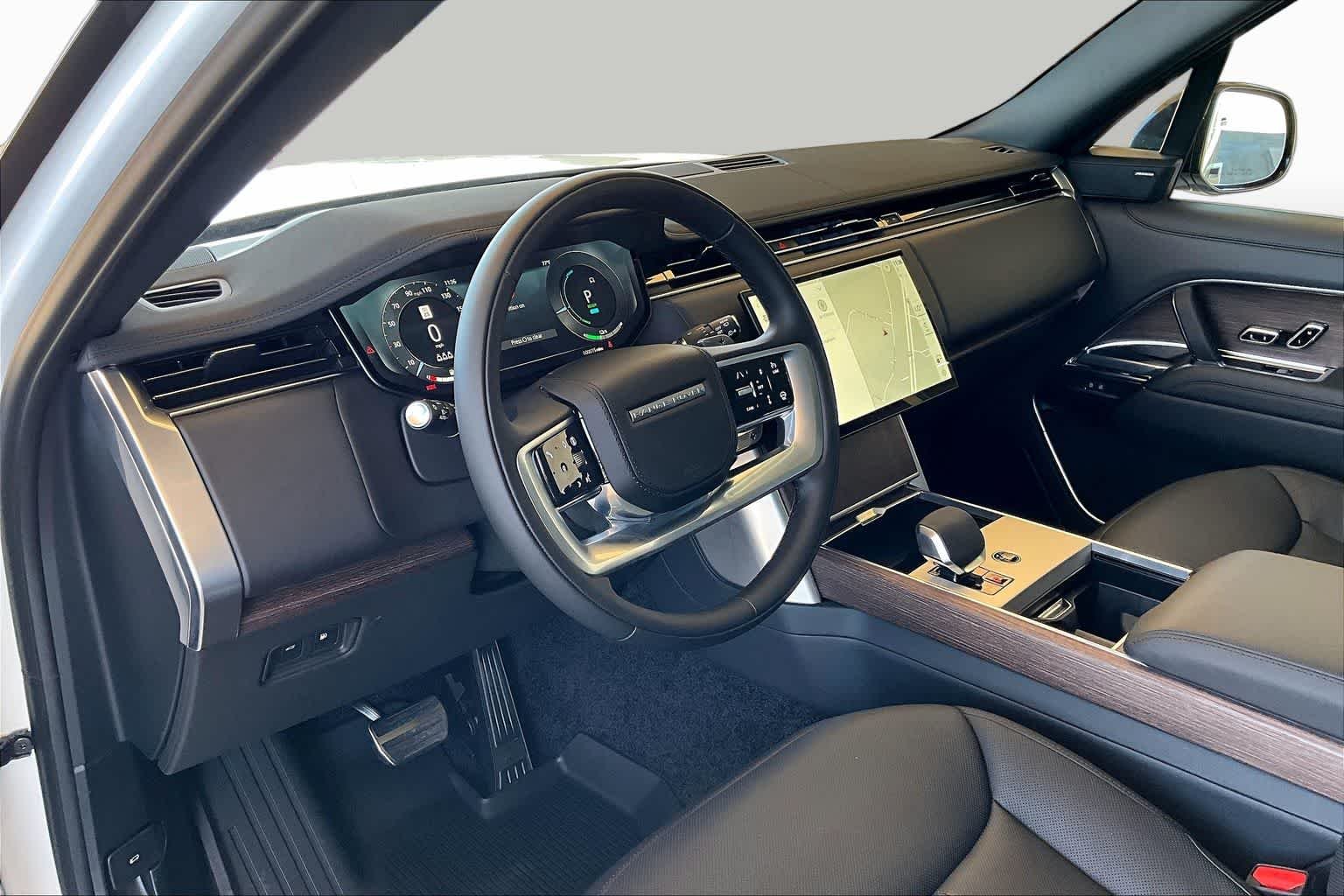 New 2026 Fuji White Land Rover SE image 8