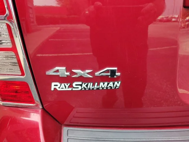 Used 2014 Red Jeep Latitude image 23