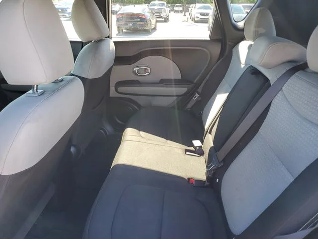 Used 2014 Silver Kia Plus image 10