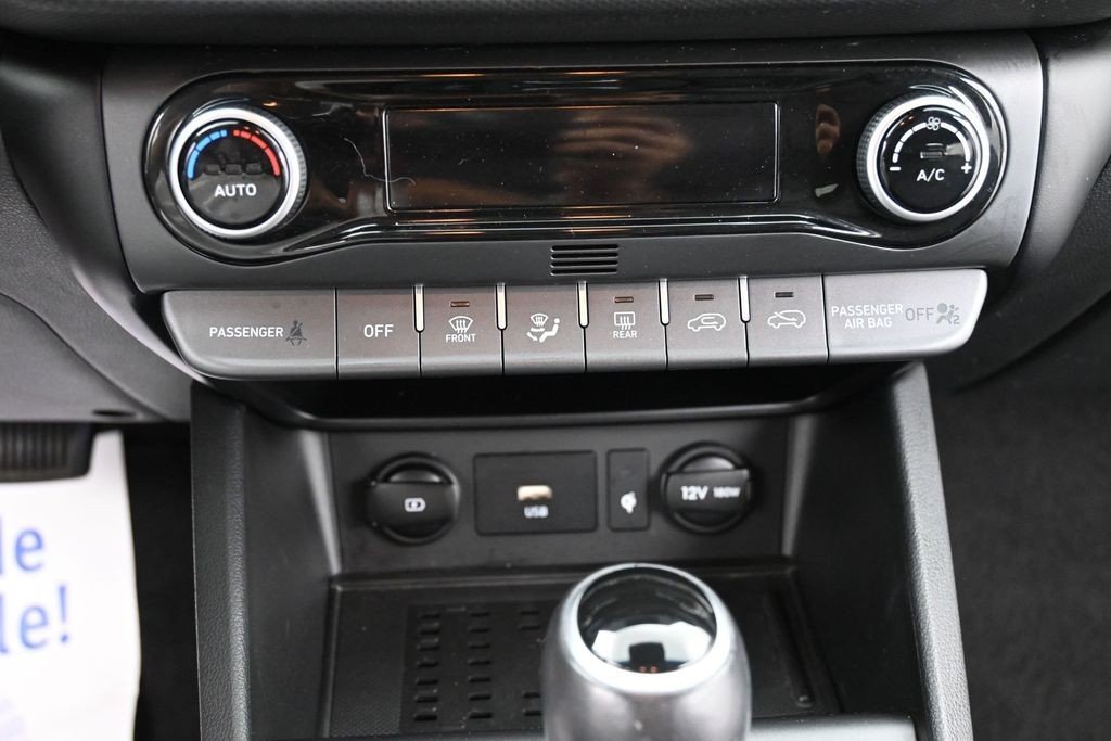 Used 2022 Lunar Hyundai Limited DCT FWD image 12