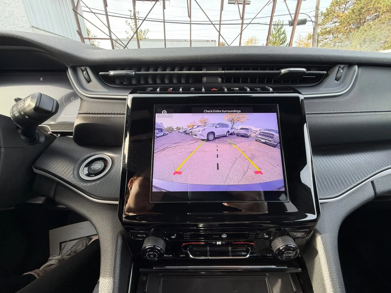 Used 2023 Diamond Black Crystal Pearlcoat Jeep Altitude image 30