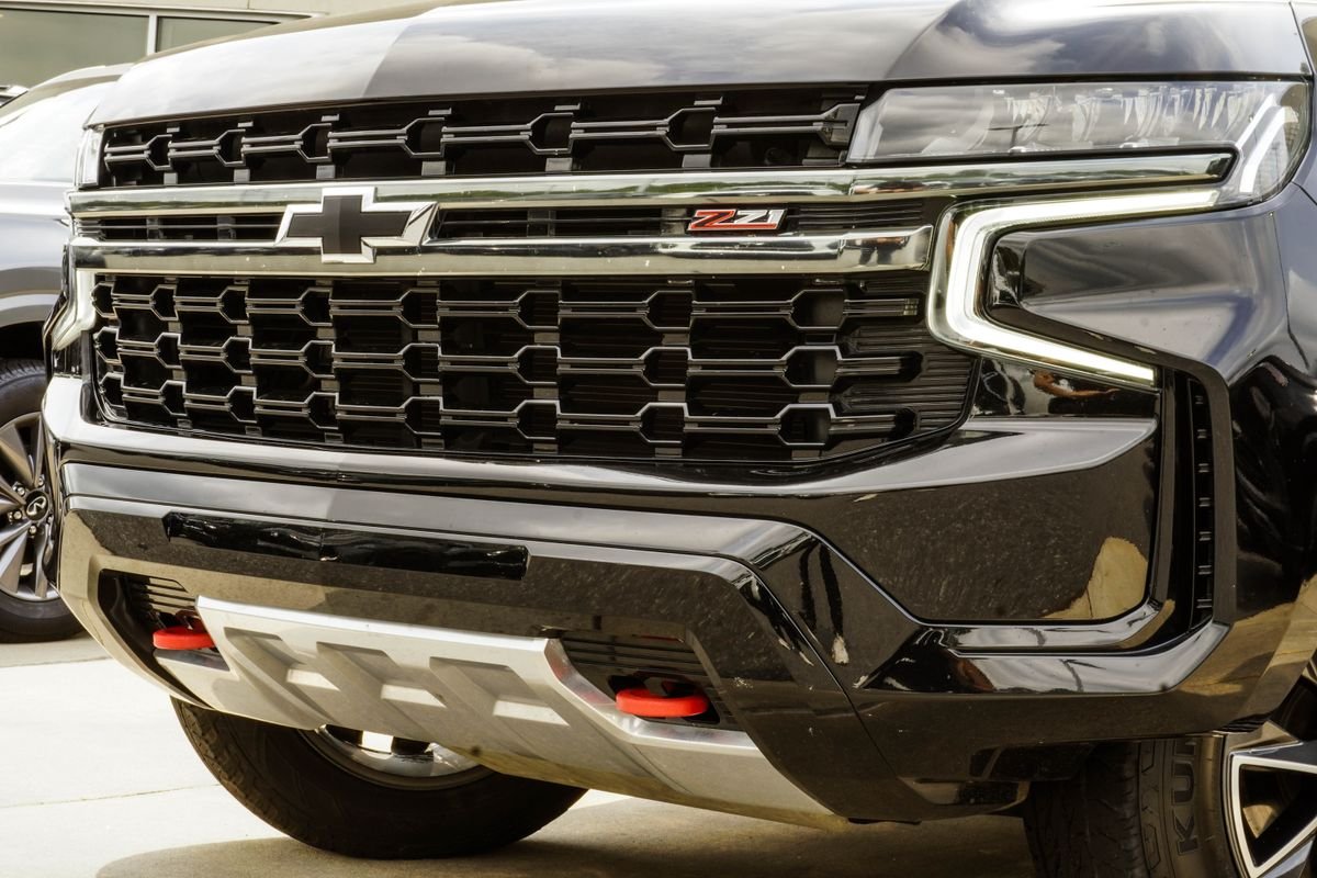 Used 2021 Black Chevrolet Z71 image 2