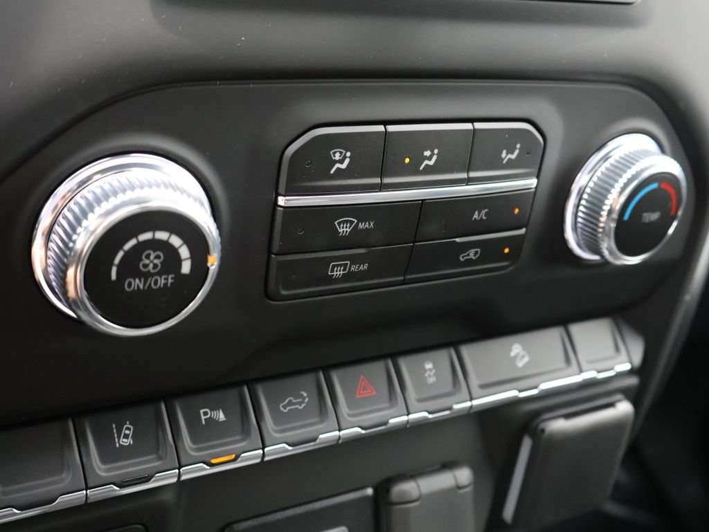 2026 GMC Sierra 3500HD Pro - Photo 32