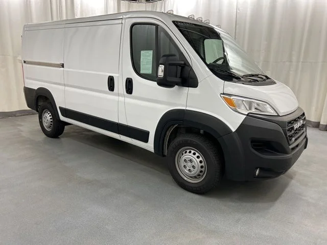Used 2025 White Ram Base image 1