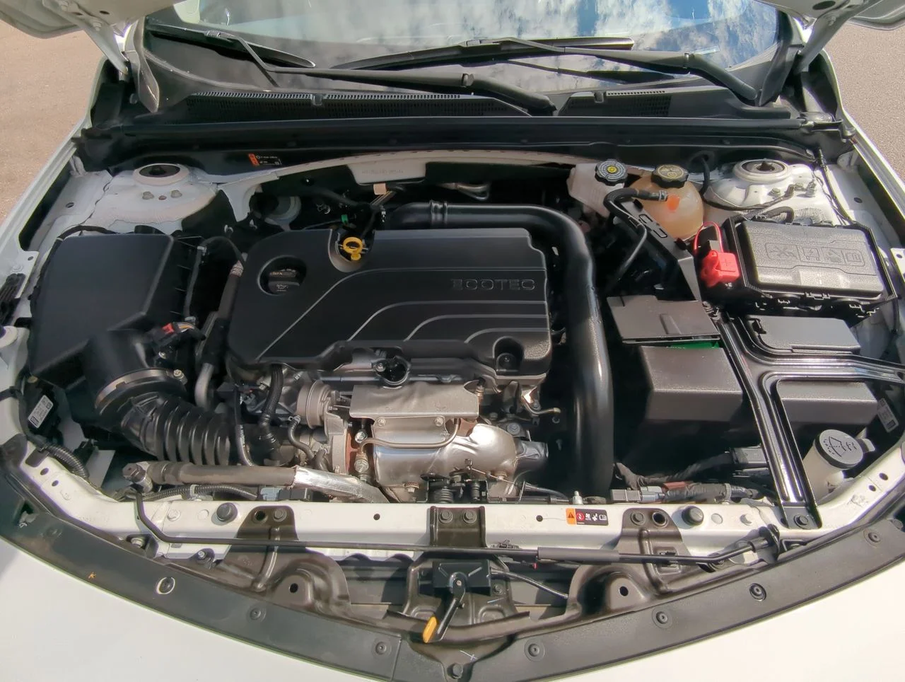 Used 2023 Summit White Chevrolet LT image 29