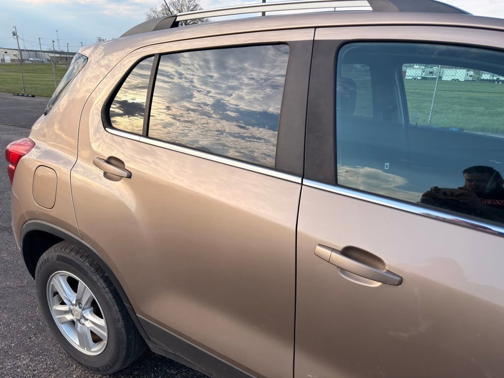 Used 2018 Chevrolet Trax LT with VIN 3GNCJLSB9JL176874 for sale in Wellington, OH