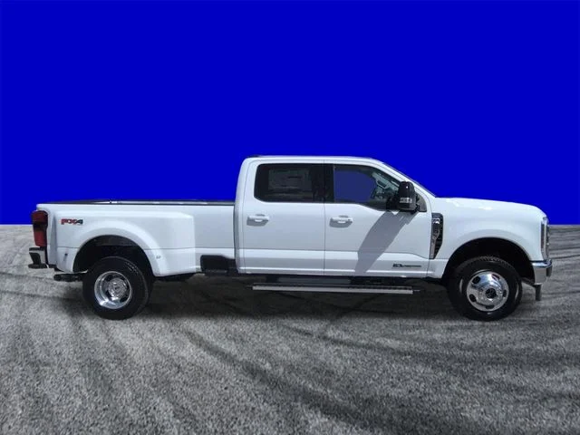 New 2026 Oxford White Ford F-350® Lariat® image 3