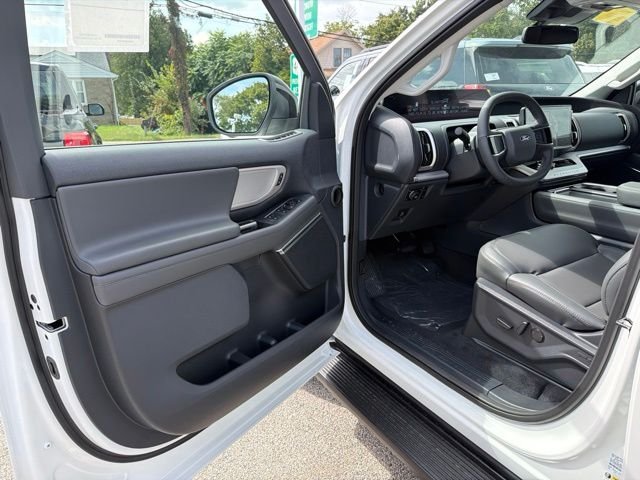 New 2027 Star White Metallic Tri-Coat Ford Active image 13