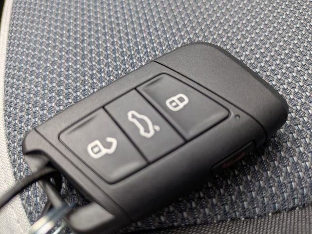 Used 2025  Volkswagen 1.5T S image 30