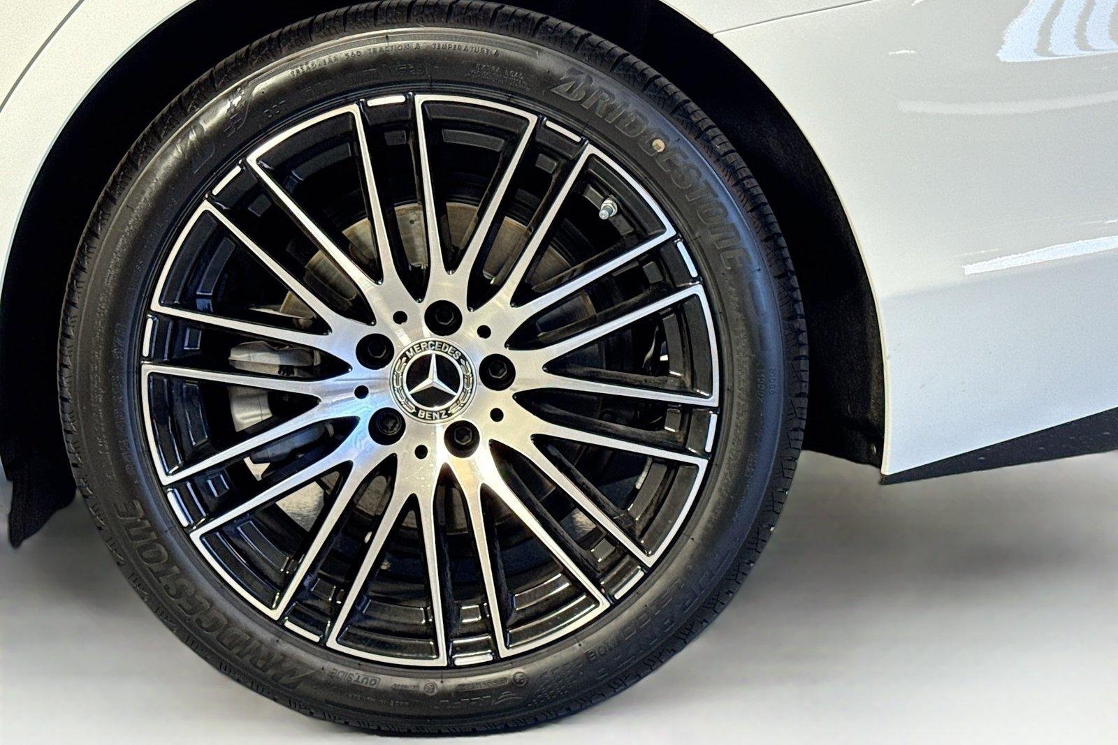 New 2026 Polar White Mercedes-Benz C 300 image 29