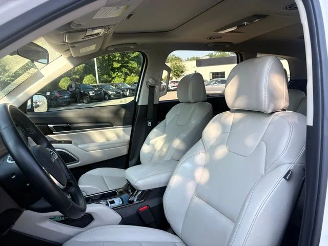 Certified Used 2024 White Pearl Kia S image 11