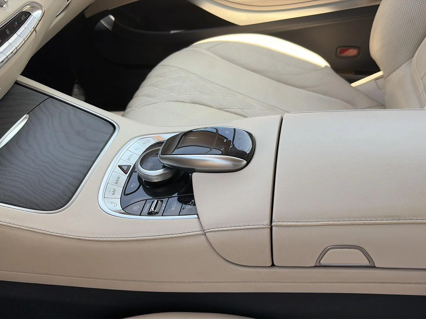 Used 2018 designo Diamond White Metallic Mercedes-Benz S 560 image 43