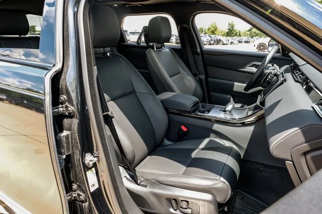 Certified Used 2025 Black Land Rover Dynamic SE image 39