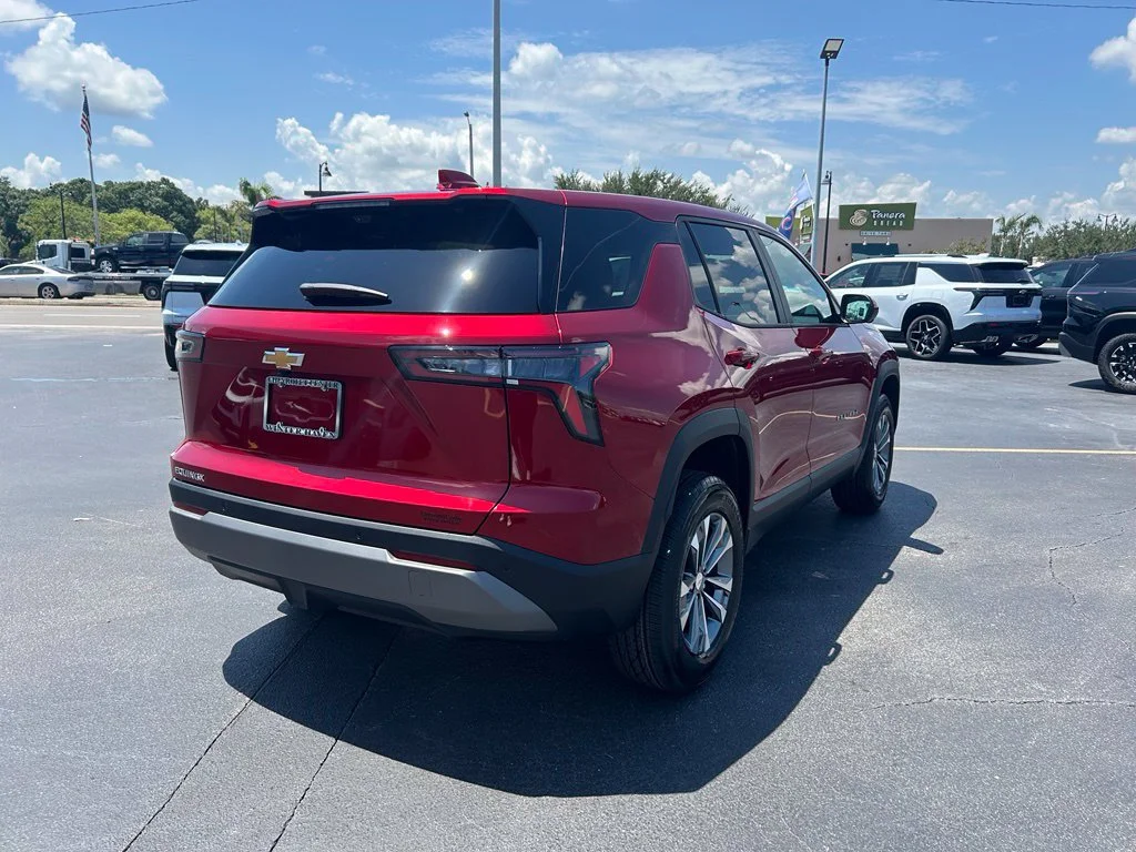 2027 Chevrolet Equinox LT - Photo 8
