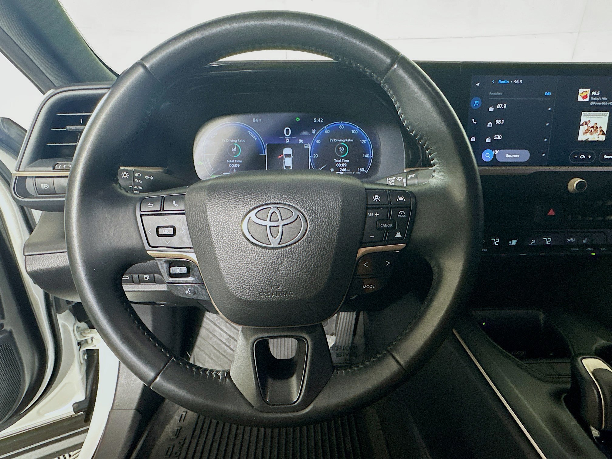 2023 Toyota Crown XLE - Photo 15
