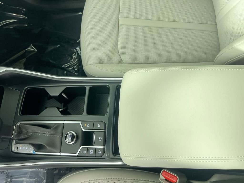 New 2026 Glacial White Pearl Kia S image 21