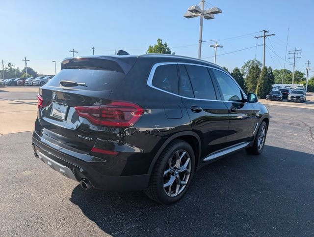 Used 2021 Black Sapphire Metallic BMW xDrive30i image 6
