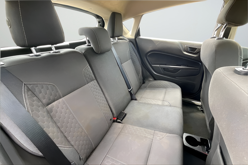 Used 2019 Gray Ford SE image 19