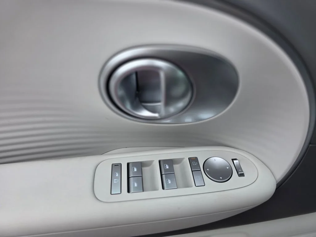 New 2026 Cyber Gray Hyundai SE image 32