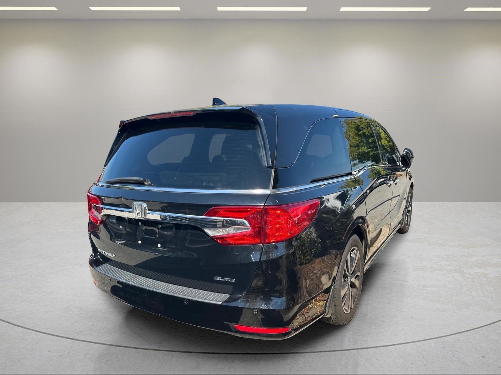 Used 2018 Crystal Black Pearl Honda Elite image 13