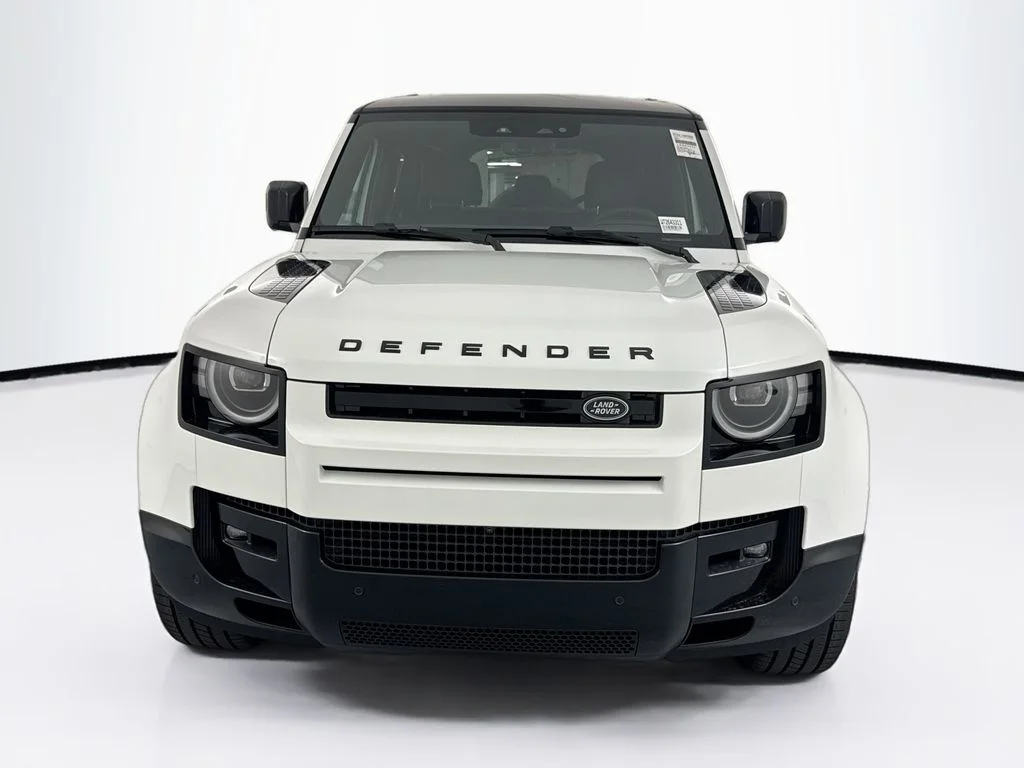 New 2026 Fuji White Land Rover X-Dynamic SE image 2