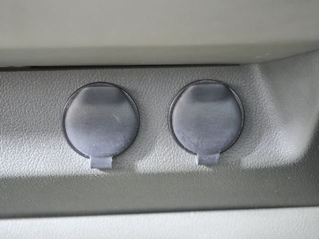 Used 2006 White GMC SLT image 31