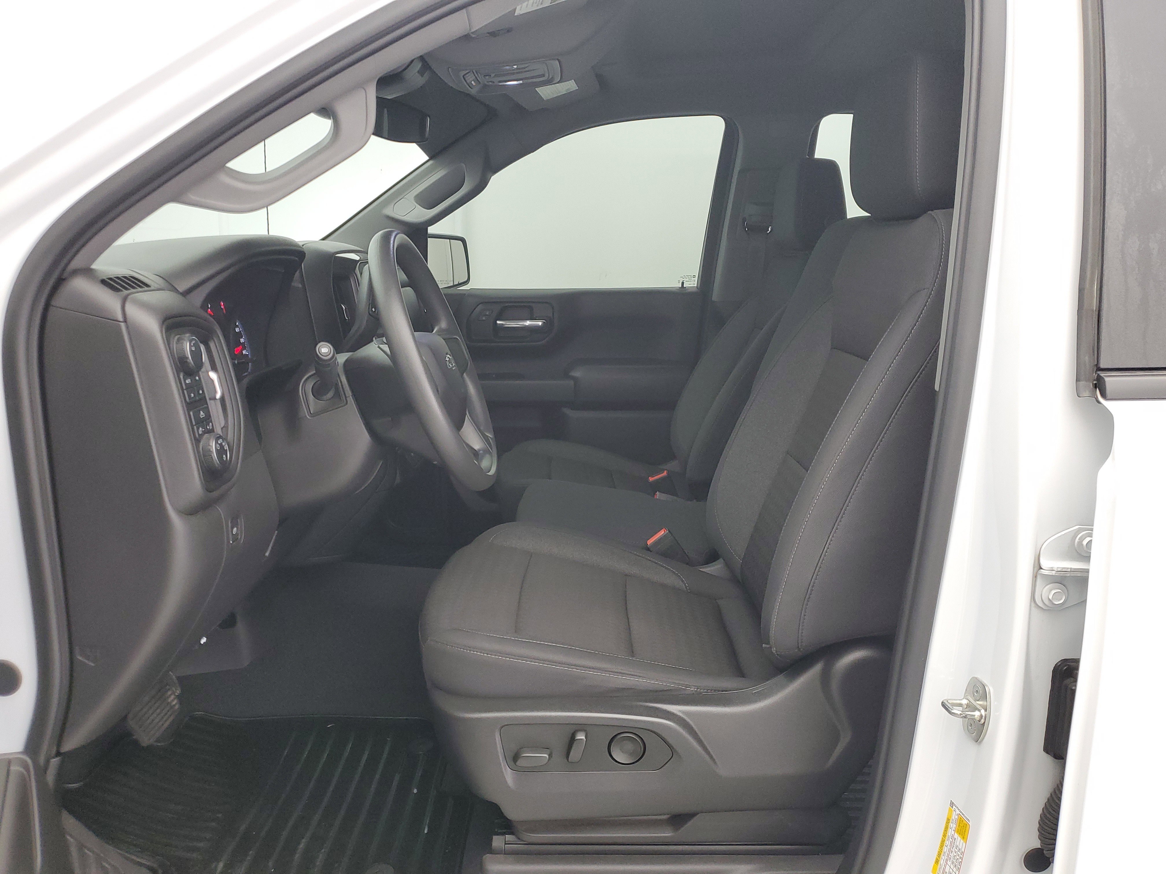 2024 Chevrolet Silverado 1500 Custom - Photo 17